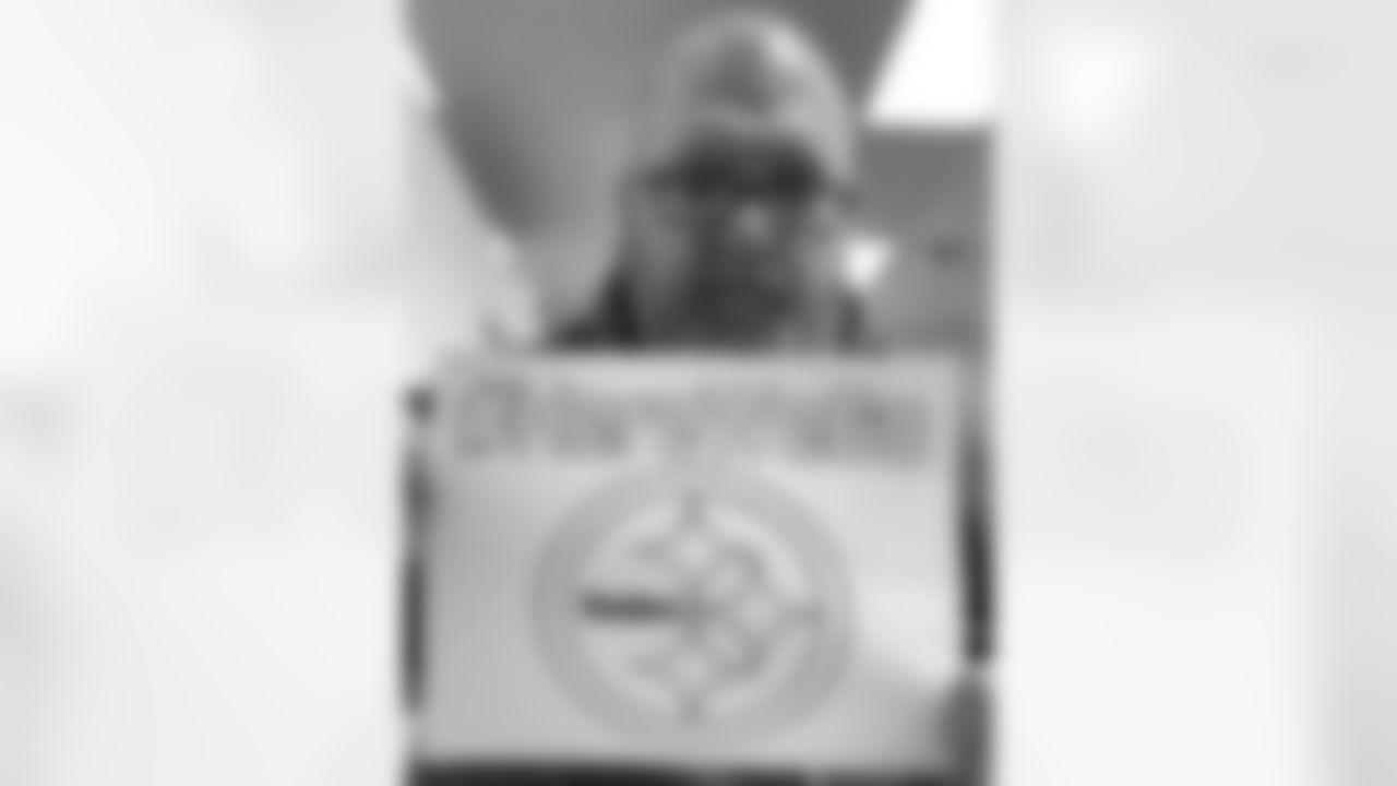 SNUTraditions_HereWeGoSigns_Jan122022515PM_Carman_William_97494590_EBBDA02F1C3D472194E181F58D4A26CF.jpeg_97494590_EBBDA02F1C3D472194E181F58D4A26CF
