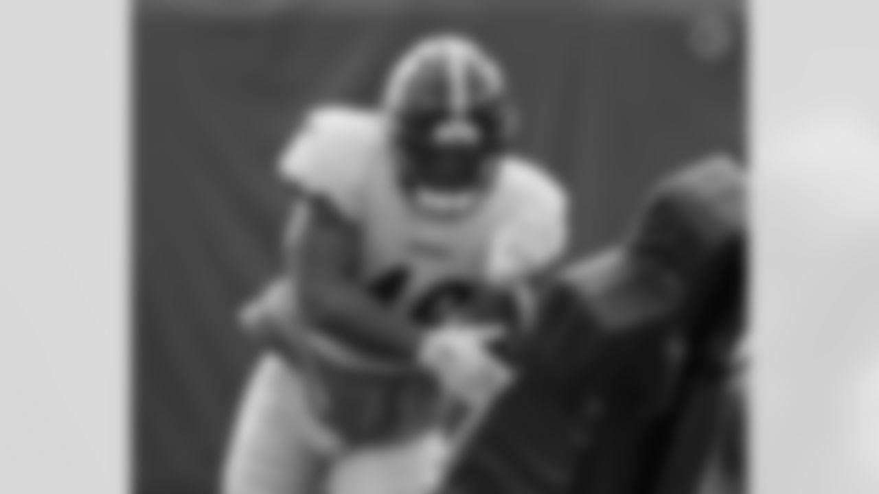 Pittsburgh Steelers linebacker Genard Avery (49) during practice at the UPMC Rooney Sports Complex preparing for a preseason Week 3 matchup against the Detroit Lions, Monday, Aug. 22, 2022 in Pittsburgh, PA. (Karl Roser / Pittsburgh Steelers)