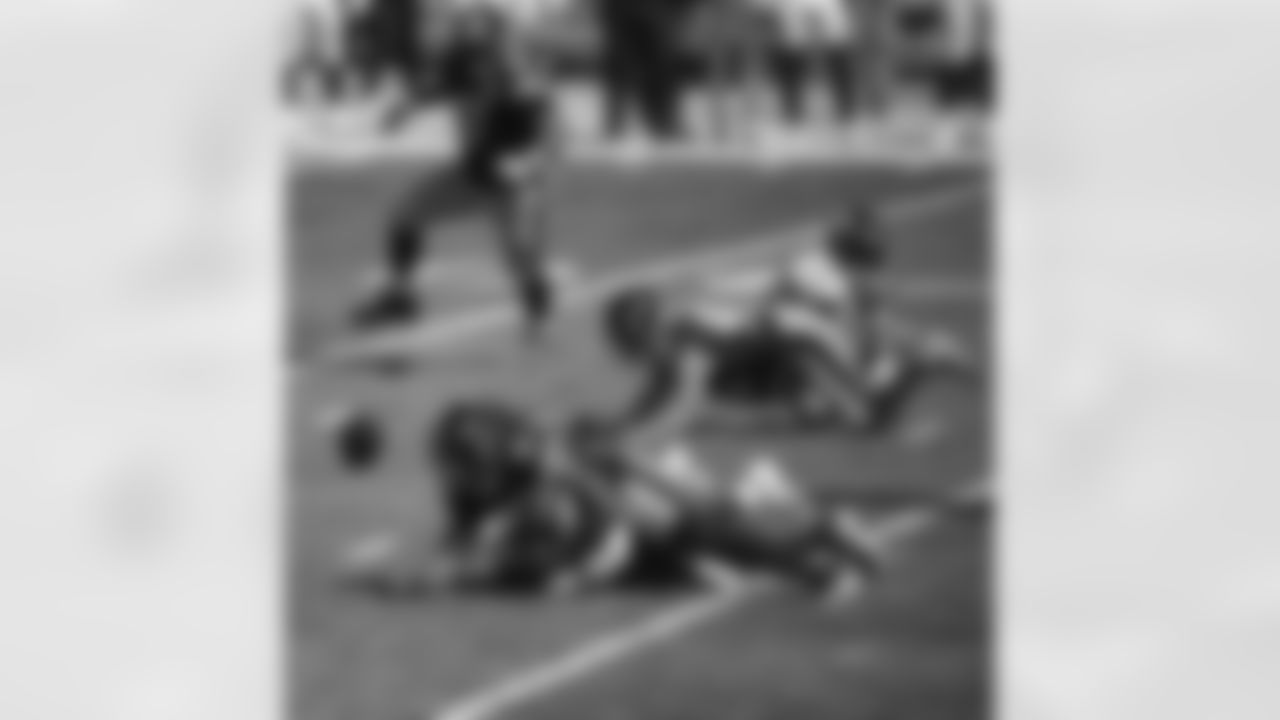 Pittsburgh Steelers linebacker Bud Dupree (48) tackles his opponent during a regular season game between the Pittsburgh Steelers and the Denver Broncos, Sunday, Sept. 20, 2020 in Pittsburgh, PA. (Caitlyn Epes / Pittsburgh Steelers)