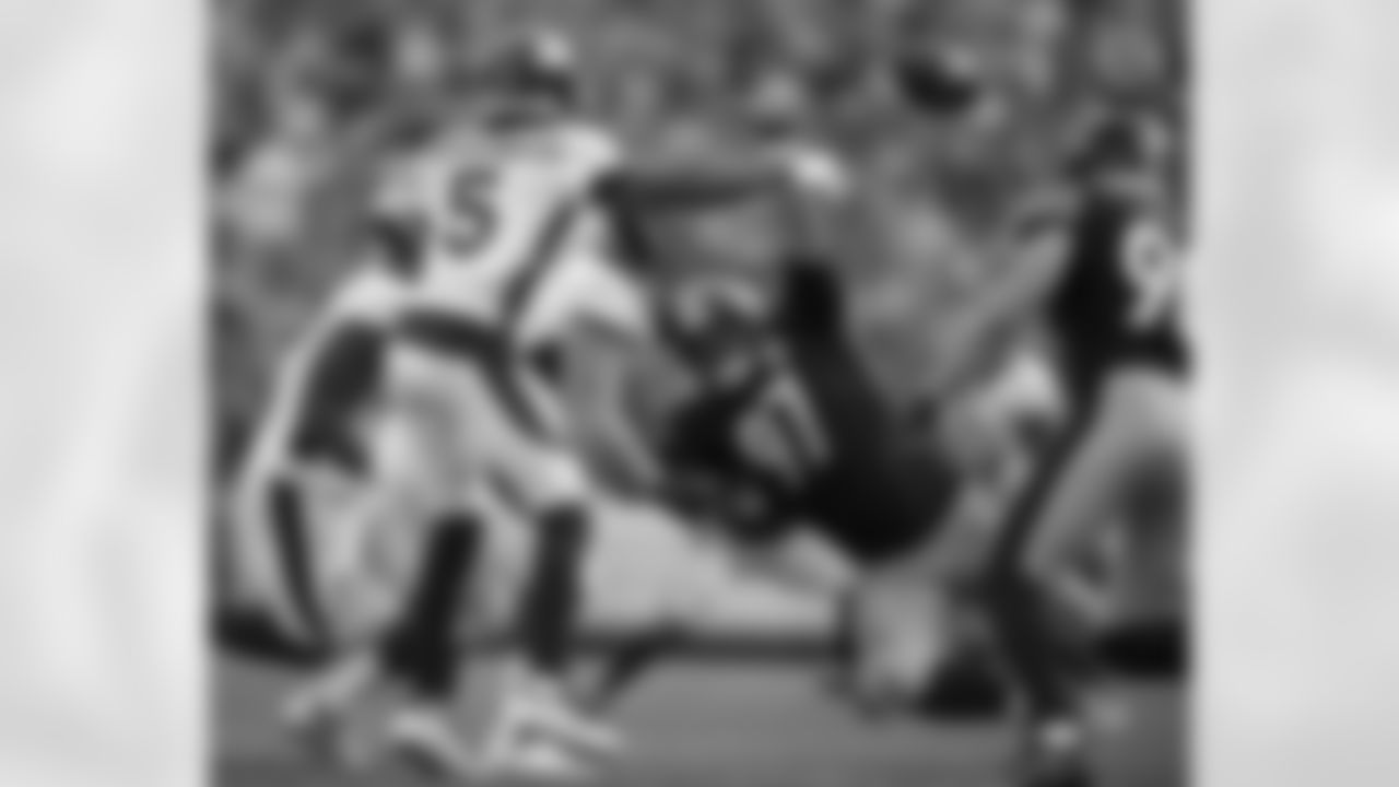 Pittsburgh Steelers defensive tackle Cameron Heyward (97) during a regular season game between the Pittsburgh Steelers and the Denver Broncos, Sunday, Oct. 10, 2021 in Pittsburgh, PA. The Steelers beat the Broncos 27-19. (Karl Roser / Pittsburgh Steelers)