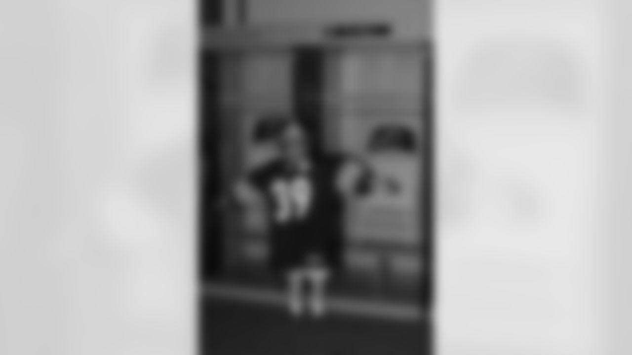 08_DraftDay_HeinzField_dh_481