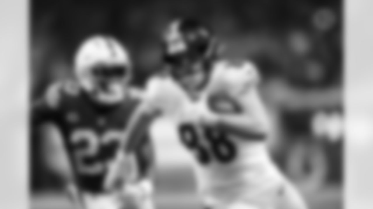Pittsburgh Steelers tight end Pat Freiermuth (88) during a regular season game between the Pittsburgh Steelers and the Indianapolis Colts, Monday, Nov. 28, 2022 in Indianapolis, IN. (Abigail Dean / Pittsburgh Steelers)