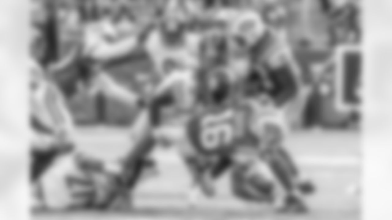 Sean Spence makes a tackle against the Jets at MetLife Stadium.