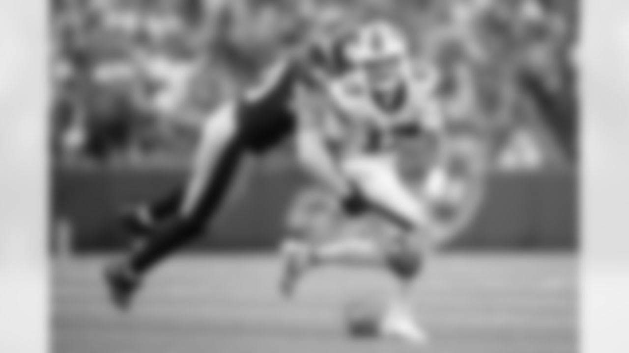 Pittsburgh Steelers linebacker T.J. Watt (90) during a regular season game between the Pittsburgh Steelers and the Buffalo Bills, Sunday, Sept. 12, 2021 in Buffalo, NY. The Steelers defeated the Bills 23-16. (Karl Roser / Pittsburgh Steelers)