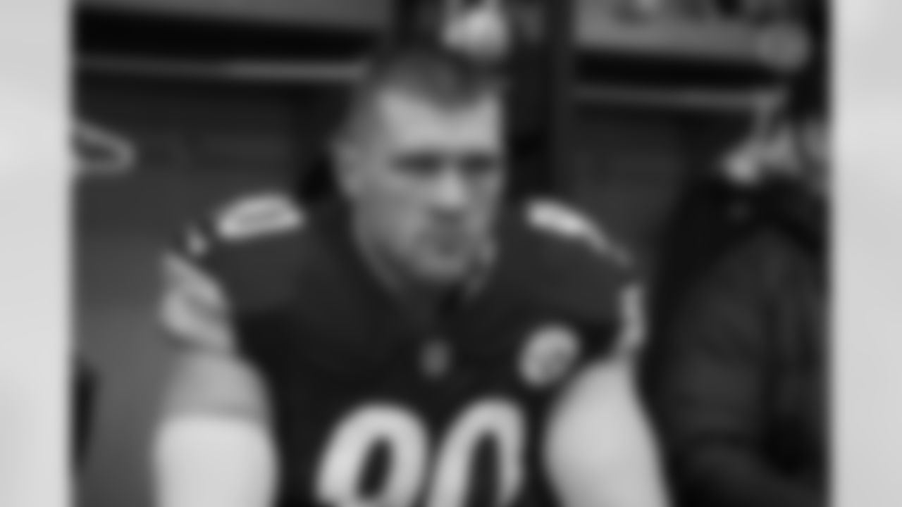 Pittsburgh Steelers linebacker T.J. Watt (90) during a regular season game between the Pittsburgh Steelers and the Tennessee Titans, Sunday, Dec. 19, 2021 in Pittsburgh, PA. The Steelers beat the Titans 19-13. (Karl Roser / Pittsburgh Steelers)