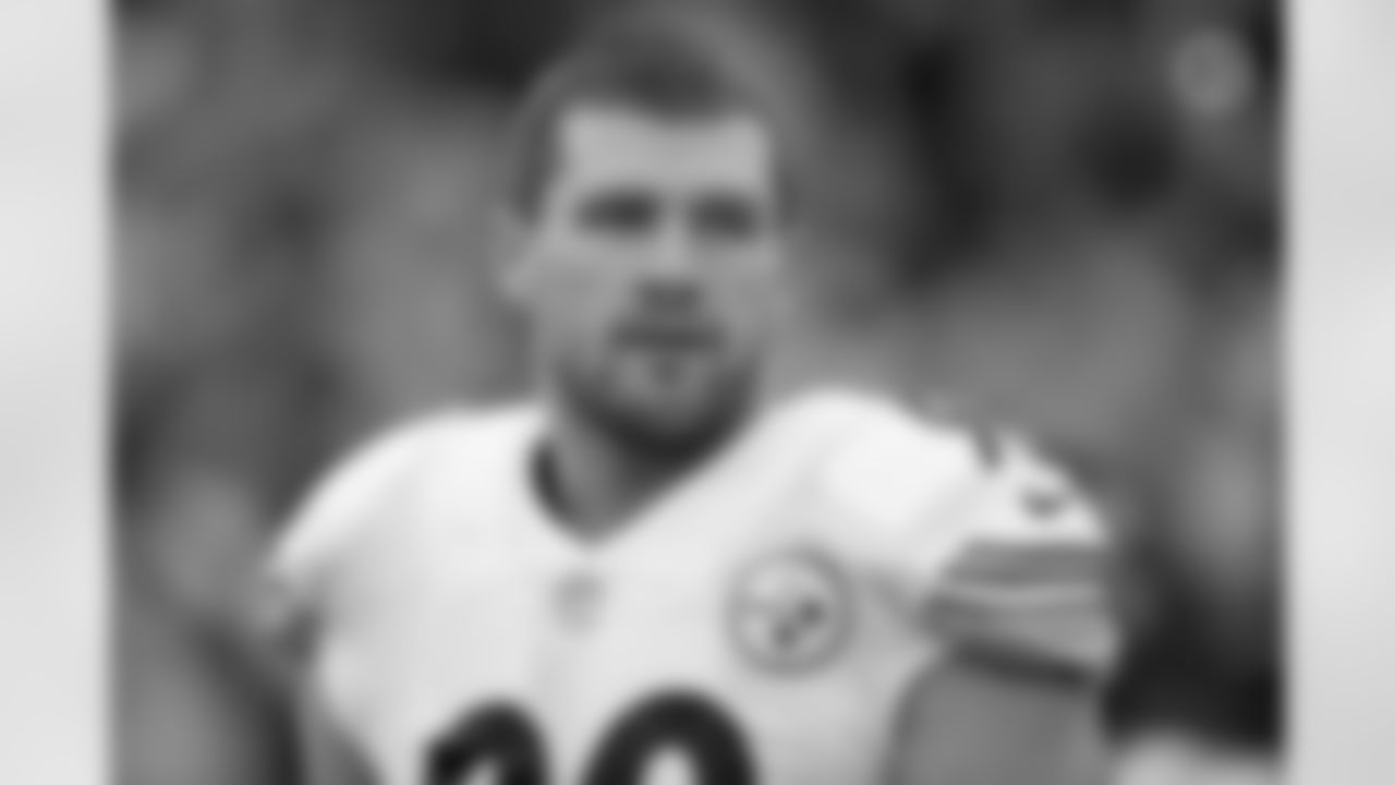 Pittsburgh Steelers linebacker T.J. Watt (90) during a regular season game between the Pittsburgh Steelers and the Baltimore Ravens, Sunday, Jan. 9, 2022 in Baltimore, MD. The Steelers beat the Ravens 16-13. (Karl Roser / Pittsburgh Steelers)