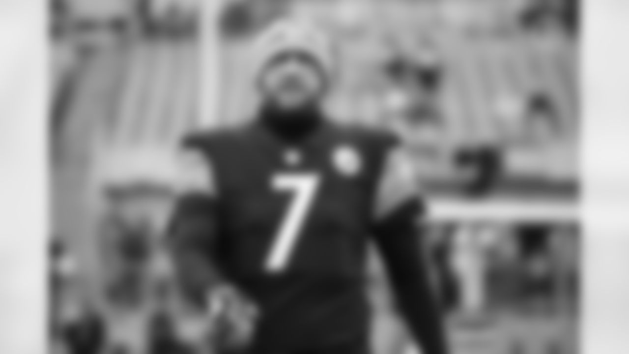 Pittsburgh Steelers quarterback Ben Roethlisberger (7) during a regular season game between the Pittsburgh Steelers and the Tennessee Titans, Sunday, Dec. 19, 2021 in Pittsburgh, PA. The Steelers beat the Titans 19-13. (Caitlyn Epes / Pittsburgh Steelers)