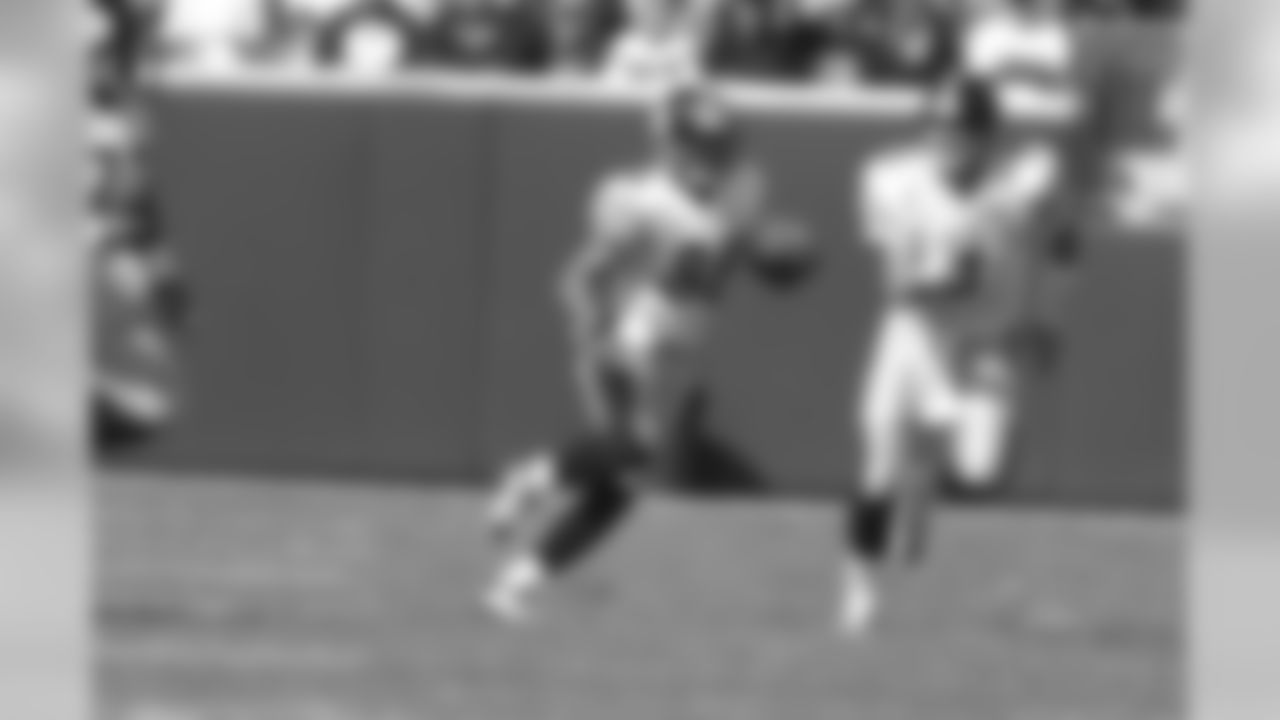 1,000 career receptions.