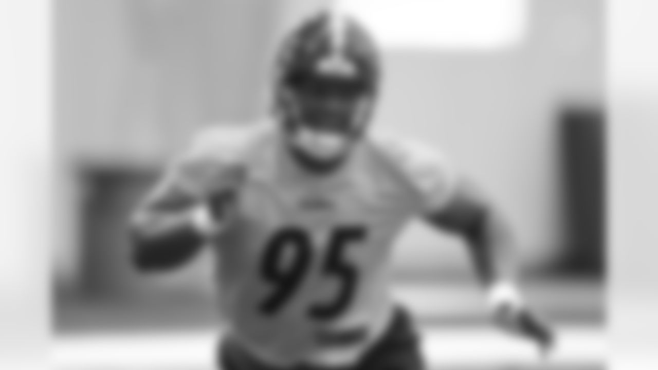 Pittsburgh Steelers defensive lineman Keeanu Benton (95) participates in the Steelers rookie minicamp at the UPMC Rooney Sports Complex, Saturday, May 13, 2023 in Pittsburgh, PA. (Karl Roser / Pittsburgh Steelers)