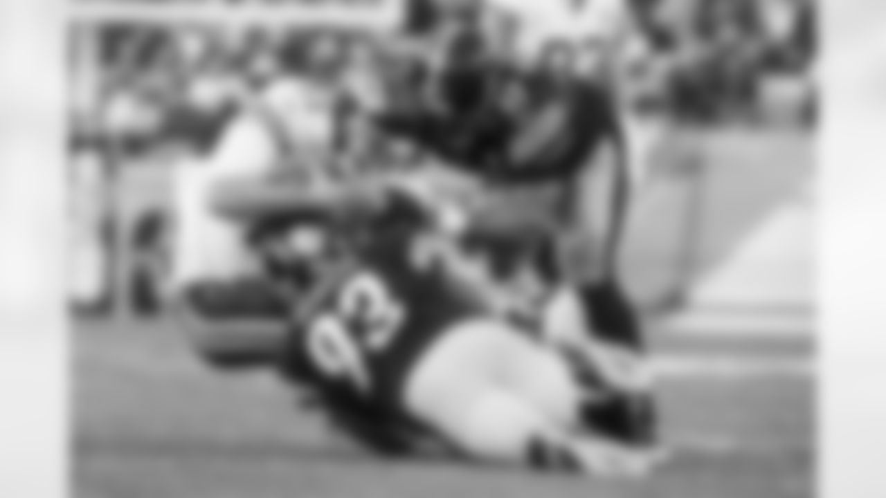 Jason Worilds and Cam Heyward sack Chiefs QB Alex Smith.