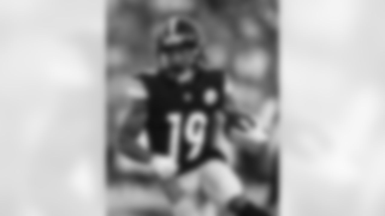 Pittsburgh Steelers wide receiver Calvin Austin III (19) during a preseason game between the Pittsburgh Steelers and the Tampa Bay Buccaneers, Friday, Aug. 11, 2023 in Tampa, FL. (Douglas DeFelice / Pittsburgh Steelers)