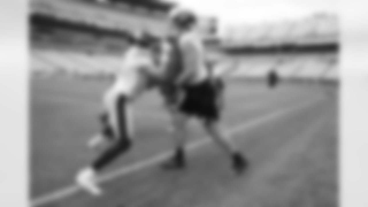Pittsburgh Steelers tight end Kevin Rader (87) and Pittsburgh Steelers tight end Zach Gentry (81) train at Heinz Field during the 2021 Steelers Camp, Thursday, July 29, 2021 in Pittsburgh, PA. (Karl Roser / Pittsburgh Steelers)