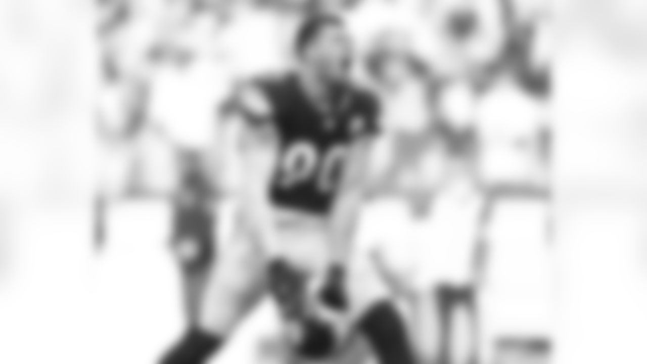 Pittsburgh Steelers linebacker T.J. Watt (90) during a regular season game between the Pittsburgh Steelers and the Baltimore Ravens, Sunday, Oct. 8, 2023 in Pittsburgh, PA. (Karl Roser / Pittsburgh Steelers)