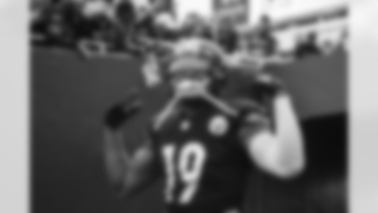 Pittsburgh Steelers wide receiver JuJu Smith-Schuster (19) during a regular season game between the Pittsburgh Steelers and the Buffalo Bills, Sunday, Sept. 12, 2021 in Buffalo, NY. The Steelers beat the Bills 23-16. (Caitlyn Epes / Pittsburgh Steelers)