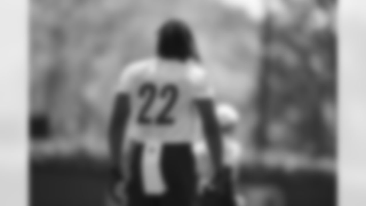 Pittsburgh Steelers running back Najee Harris (22) practices at the UPMC Rooney Sports Complex during rookie minicamp, Friday, May 14, 2021 in Pittsburgh, PA. (Karl Roser / Pittsburgh Steelers)