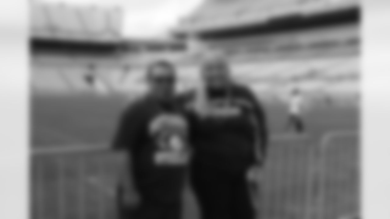 08_DraftDay_HeinzField_dh_392