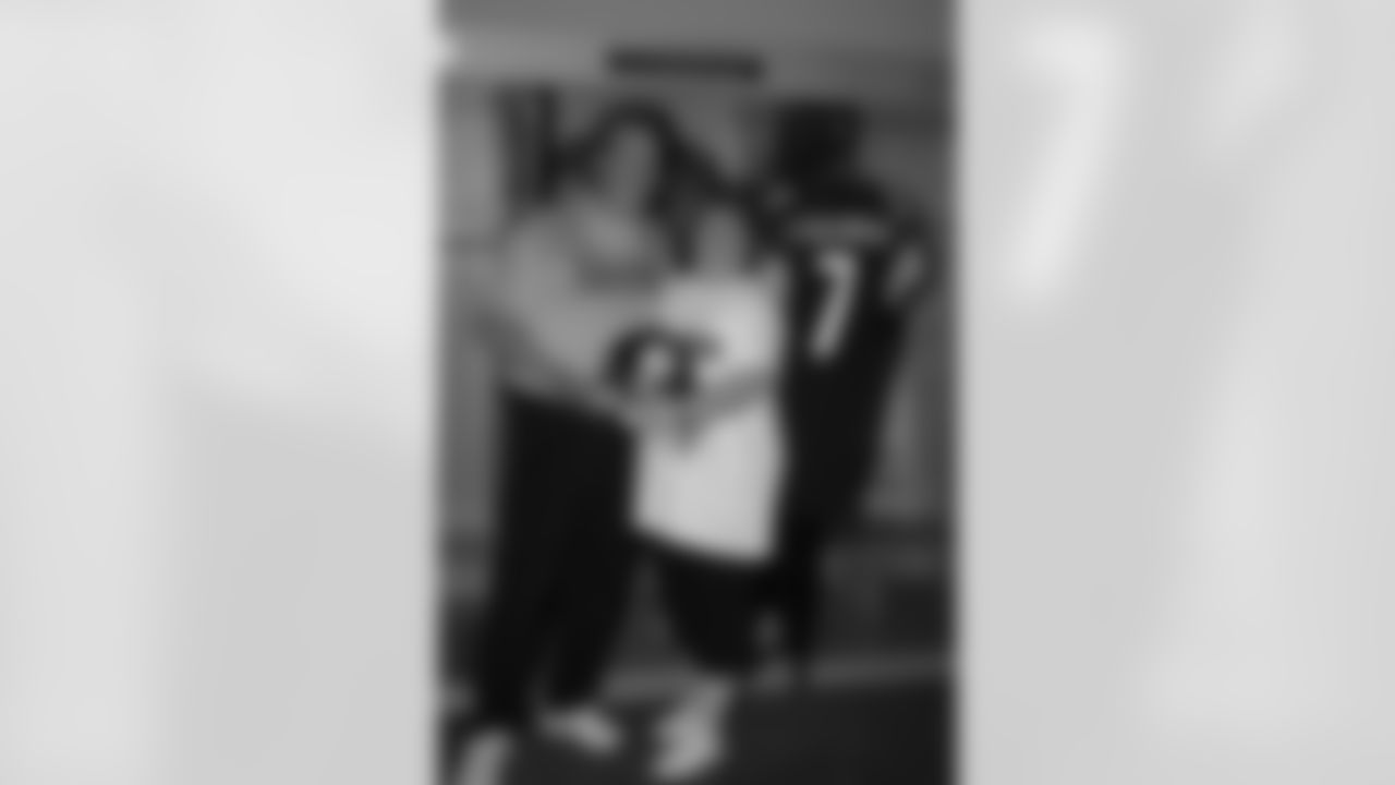 08_DraftDay_HeinzField_dh_154