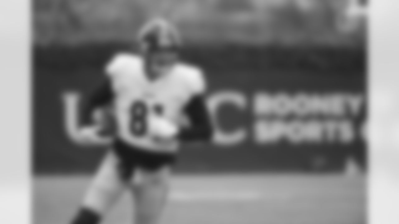 Pittsburgh Steelers tight end Zach Gentry (81) during practice at the UPMC Rooney Sports Complex preparing for a Week 15 matchup against the Tennessee Titans, Wednesday, Dec. 15, 2021 in Pittsburgh, PA. (Caitlyn Epes / Pittsburgh Steelers)