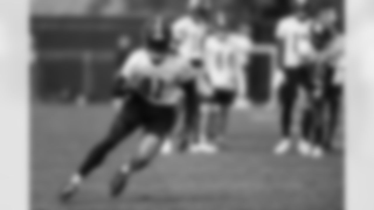 Pittsburgh Steelers wide receiver Chase Claypool (11) participates in the Organized Team Activities (OTAs), Tuesday May 24, 2022 at the UPMC Rooney Sports Complex. (Karl Roser / Pittsburgh Steelers)