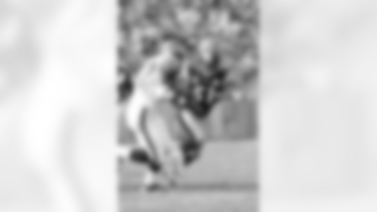 Action shot of linebacker James Farrior #51 during his time with the Pittsburgh Steelers.
