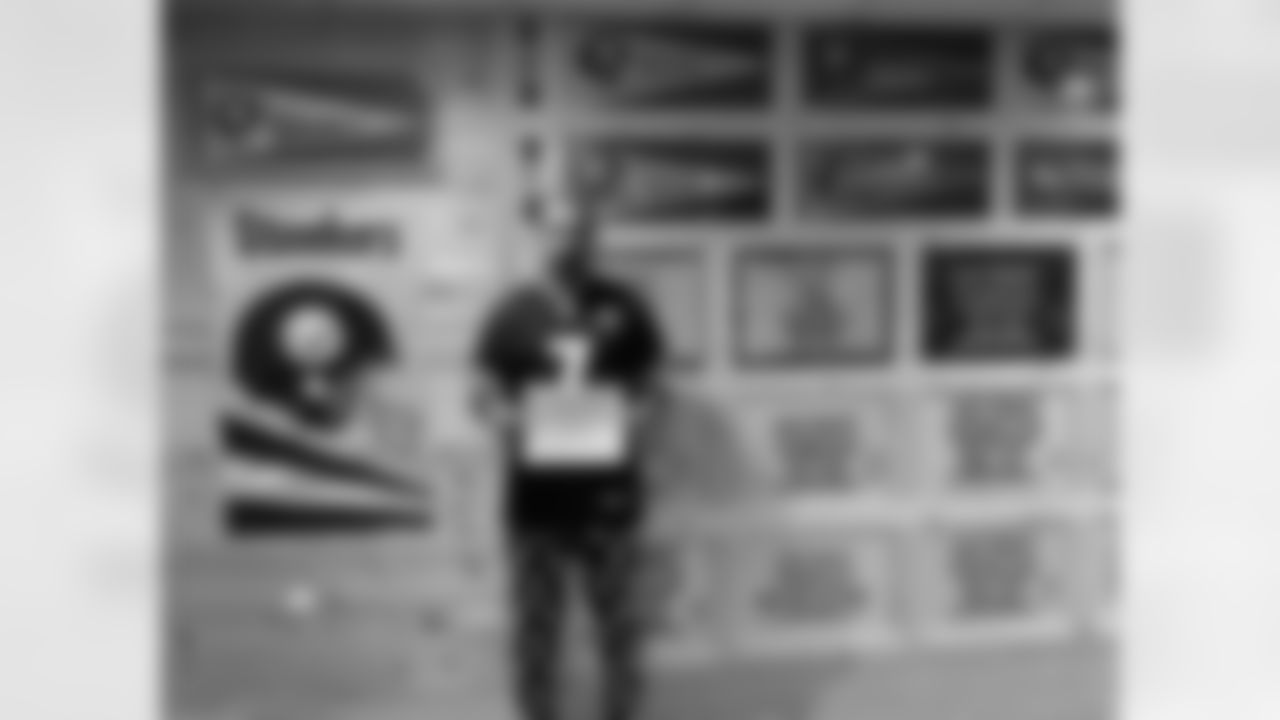 SNUTraditions_HereWeGoSigns_Jan122022656PM_Miser_Jeff_97494590_EDE5A911B7C445A5ACFC179039546330.jpeg_97494590_EDE5A911B7C445A5ACFC179039546330