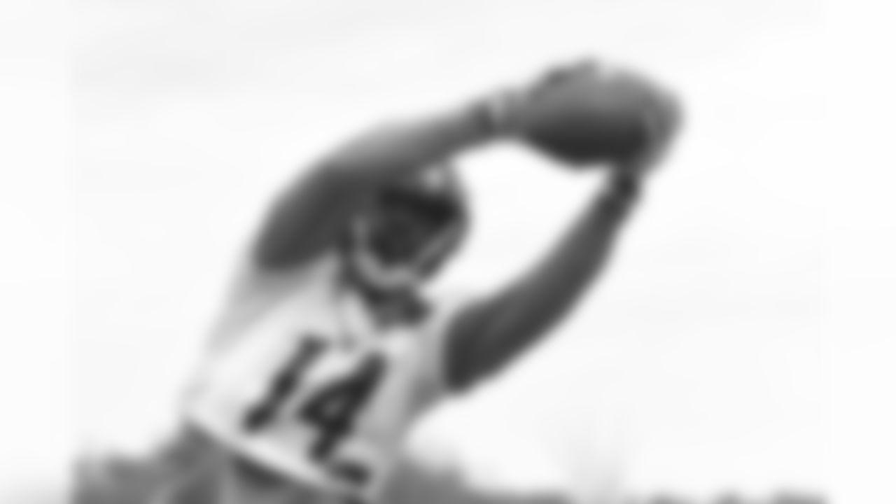 Tevin Jones