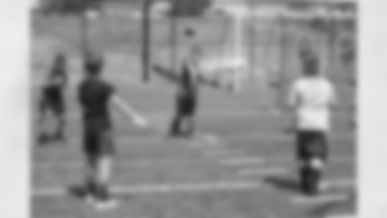 The Steelers host a 2021 Youth Football Camp at Highlands Sports Complex Monday, June 28, 2021 in Triadelphia, WV. (Caitlyn Epes / Pittsburgh Steelers)