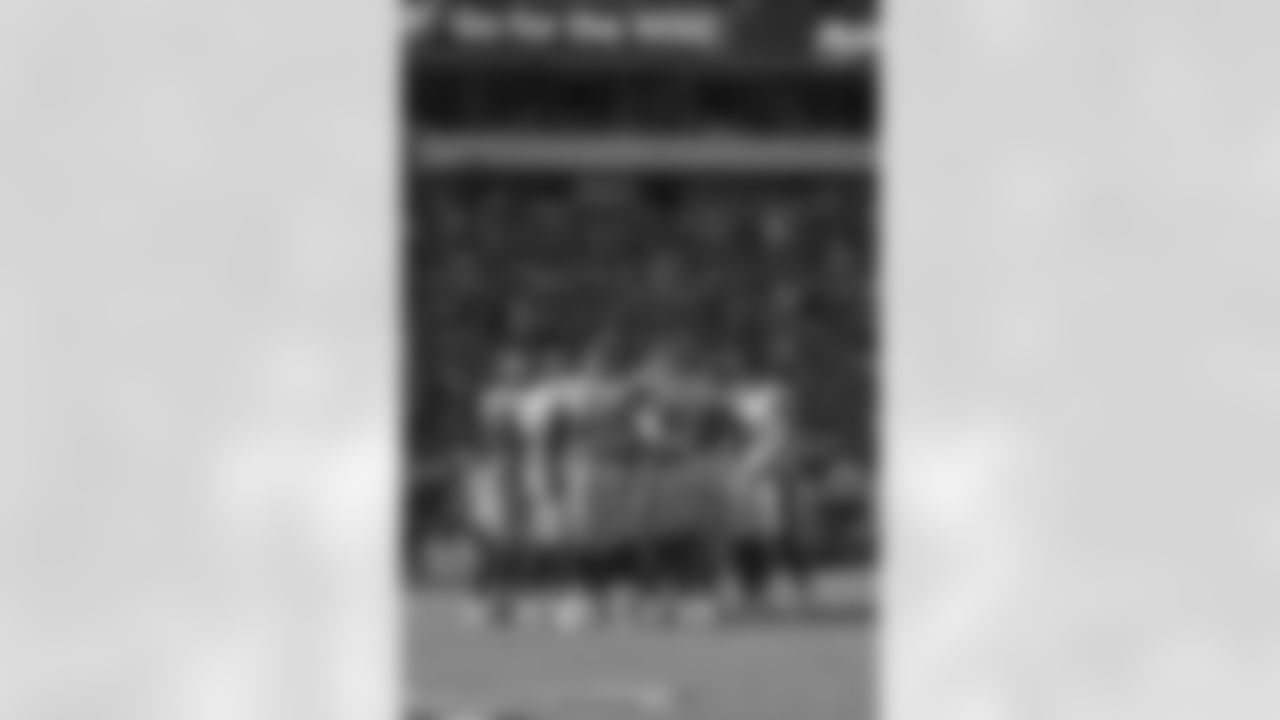 during a regular season game between the Pittsburgh Steelers and the Philadelphia Eagles, Sunday, Oct. 30, 2022 in Philadelphia, PA. (Taylor Ollason / Pittsburgh Steelers)