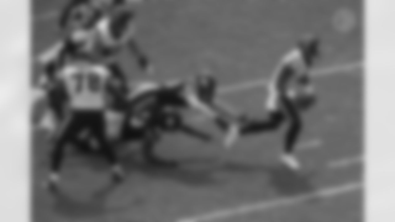 Pittsburgh Steelers linebacker T.J. Watt (90) during a regular season game between the Pittsburgh Steelers and the Houston Texans, Sunday, Sept. 27, 2020 in Pittsburgh, PA. The Steelers beat the Texans 28-21. (Caitlyn Epes / Pittsburgh Steelers)