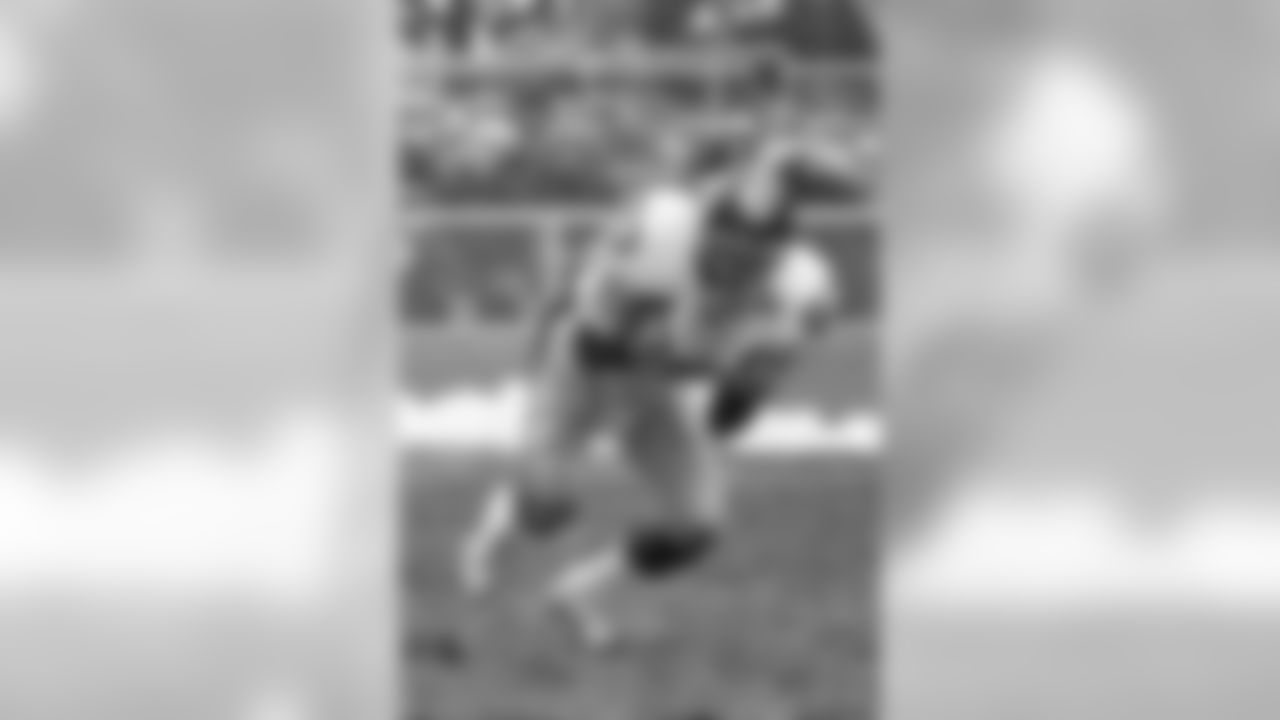 Willie Sydnor (82)