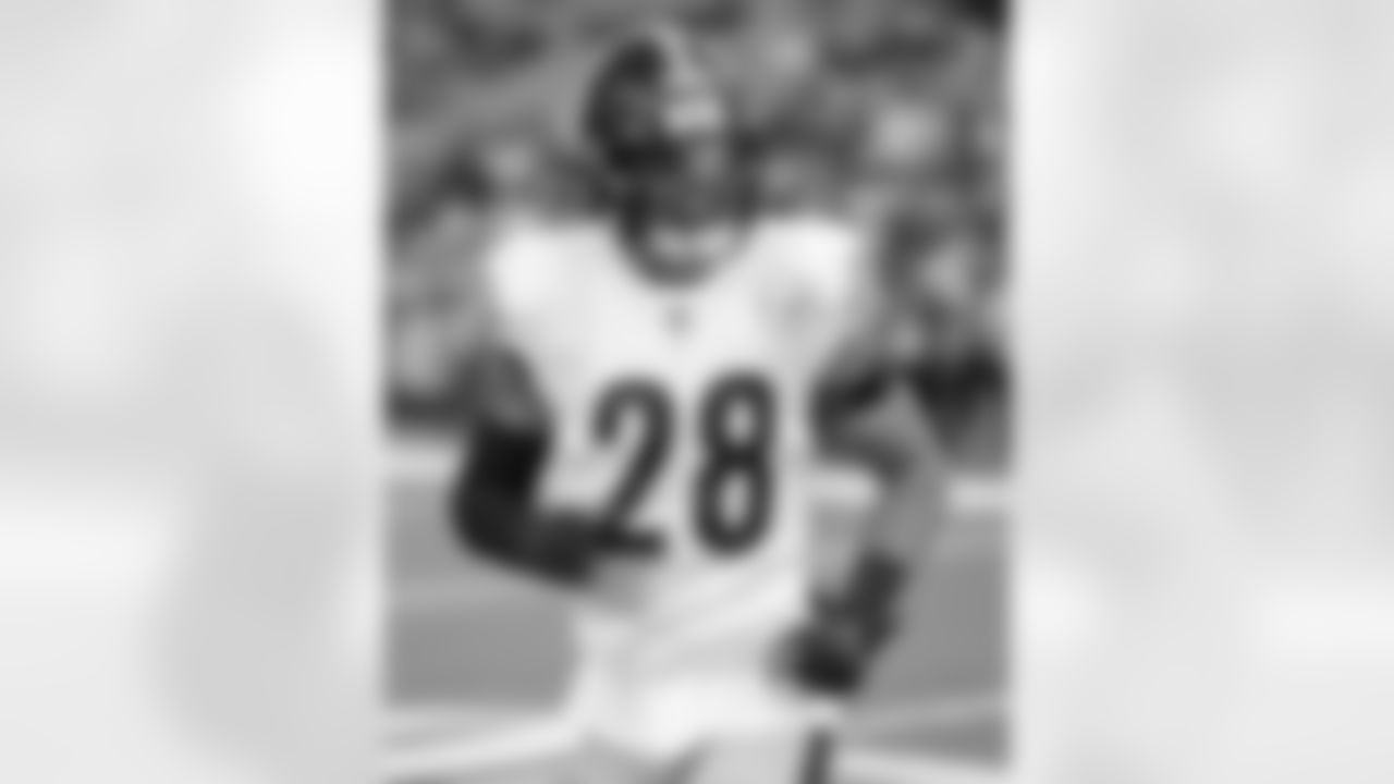 Pittsburgh Steelers safety Miles Killebrew (28) prior to a regular season game between the Pittsburgh Steelers and the Buffalo Bills, Sunday, Oct. 9, 2022 in Buffalo, NY. The Bills defeated the Steelers 38-3. (Karl Roser / Pittsburgh Steelers)