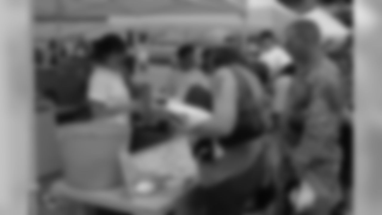 08_DraftDay_HeinzField_dh_32
