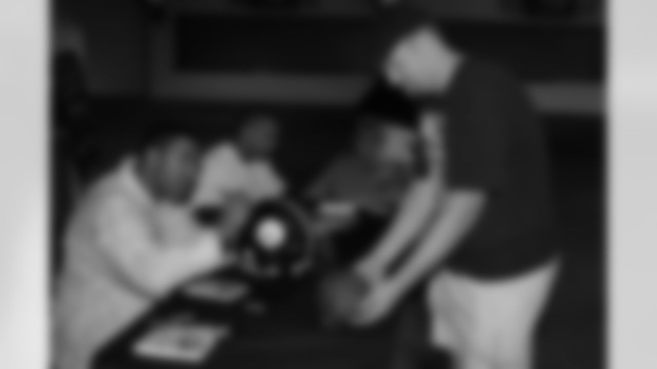 08_DraftDay_HeinzField_dh_529