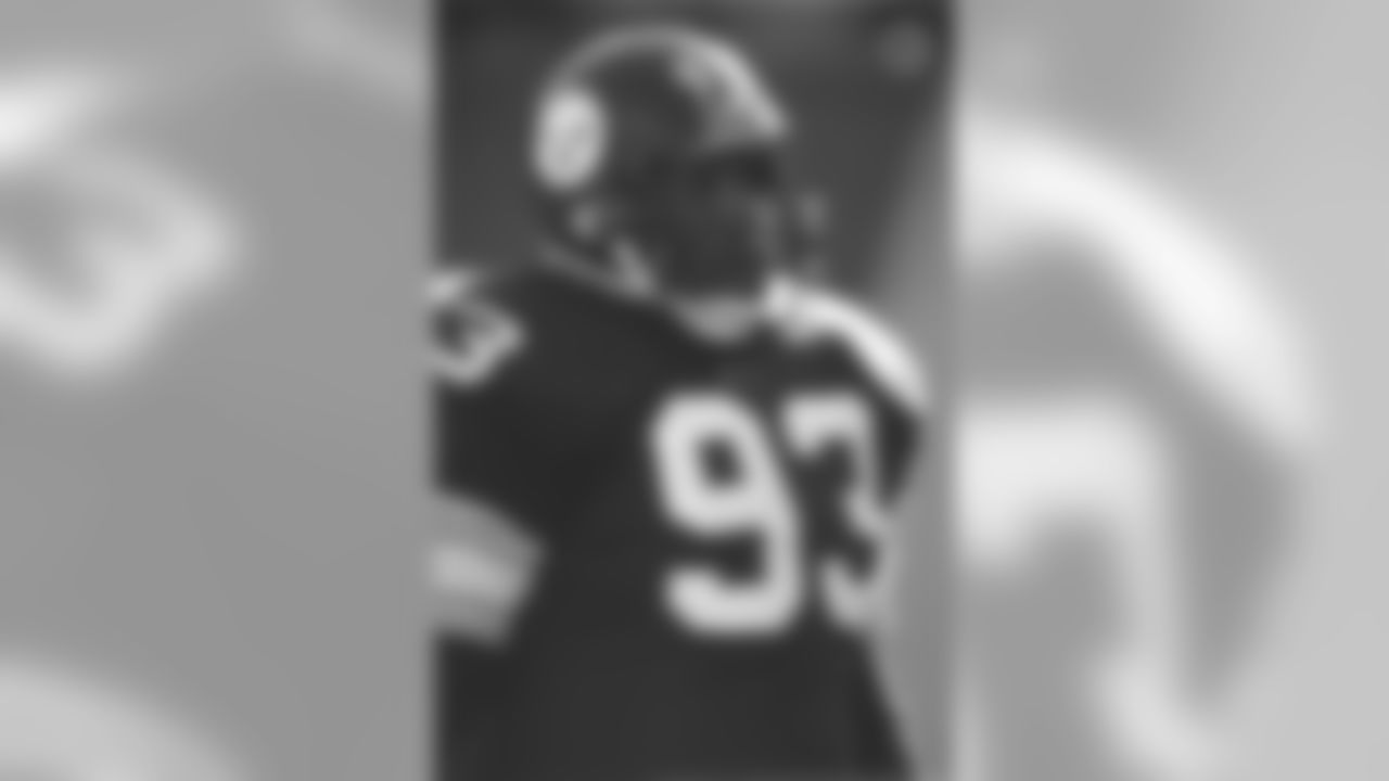 6. Keith Willis (82-87, 89-91) 59 career QB sacks