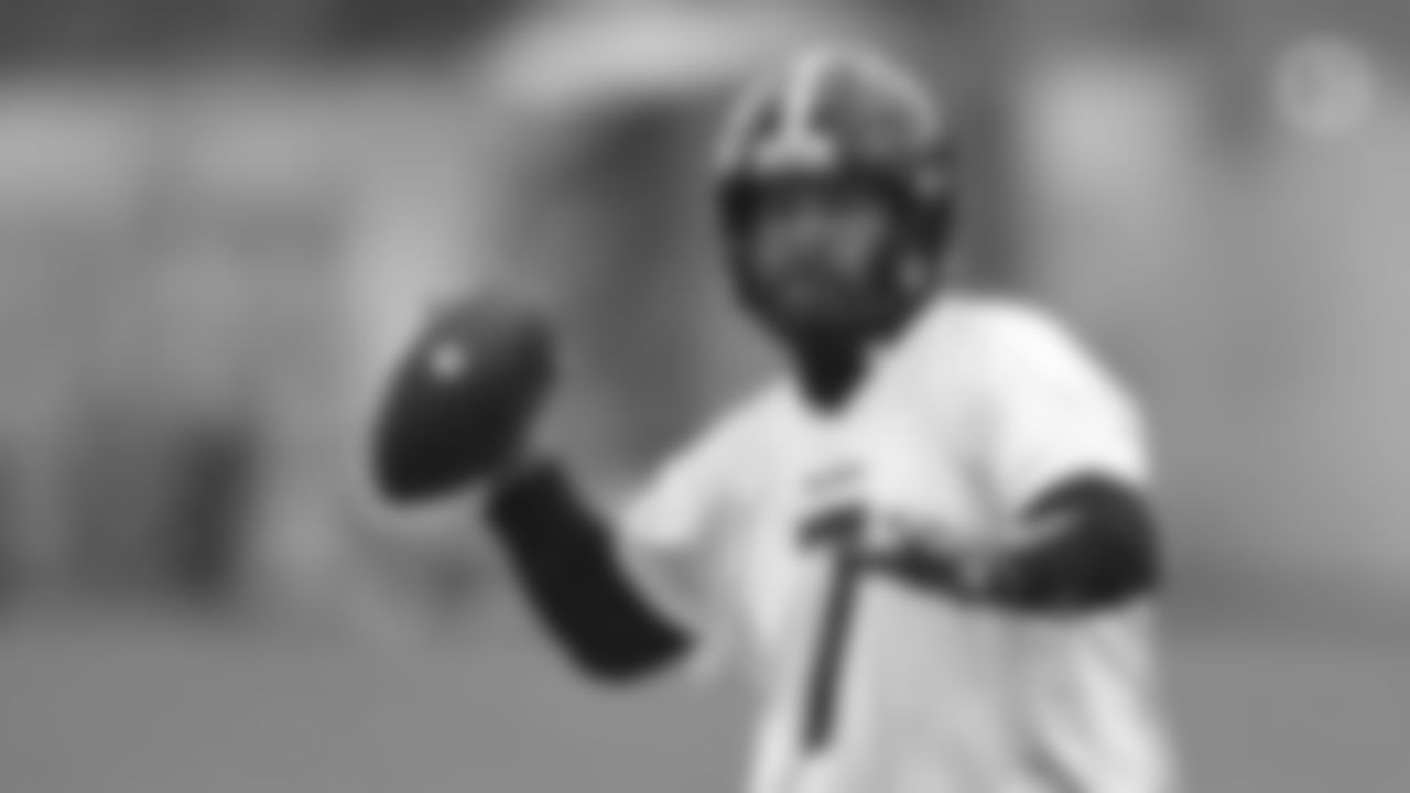 Pittsburgh Steelers quarterback Ben Roethlisberger (7) practices at the UPMC Rooney Sports Complex preparing for a Week 8 matchup against the Baltimore Ravens, Friday, Oct. 30, 2020 in Pittsburgh, PA. (Karl Roser / Pittsburgh Steelers)