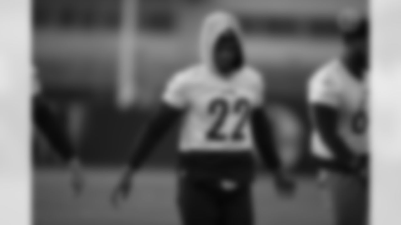 Pittsburgh Steelers running back Najee Harris (22) during practice at the UPMC Rooney Sports Complex preparing for a Week 18 matchup against the Baltimore Ravens, Wednesday, Jan. 5, 2022 in Pittsburgh, PA. (Karl Roser / Pittsburgh Steelers)