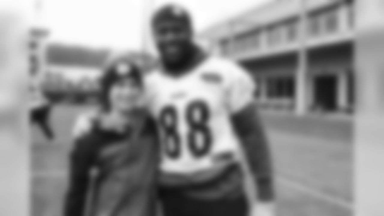 The Pittsburgh Steelers practice at UPMC Rooney Sports Complex.