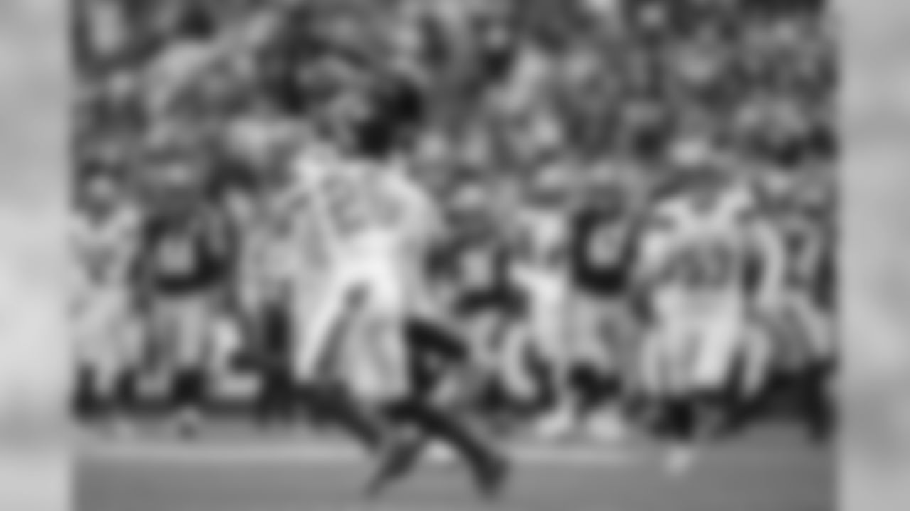Tevin Jones