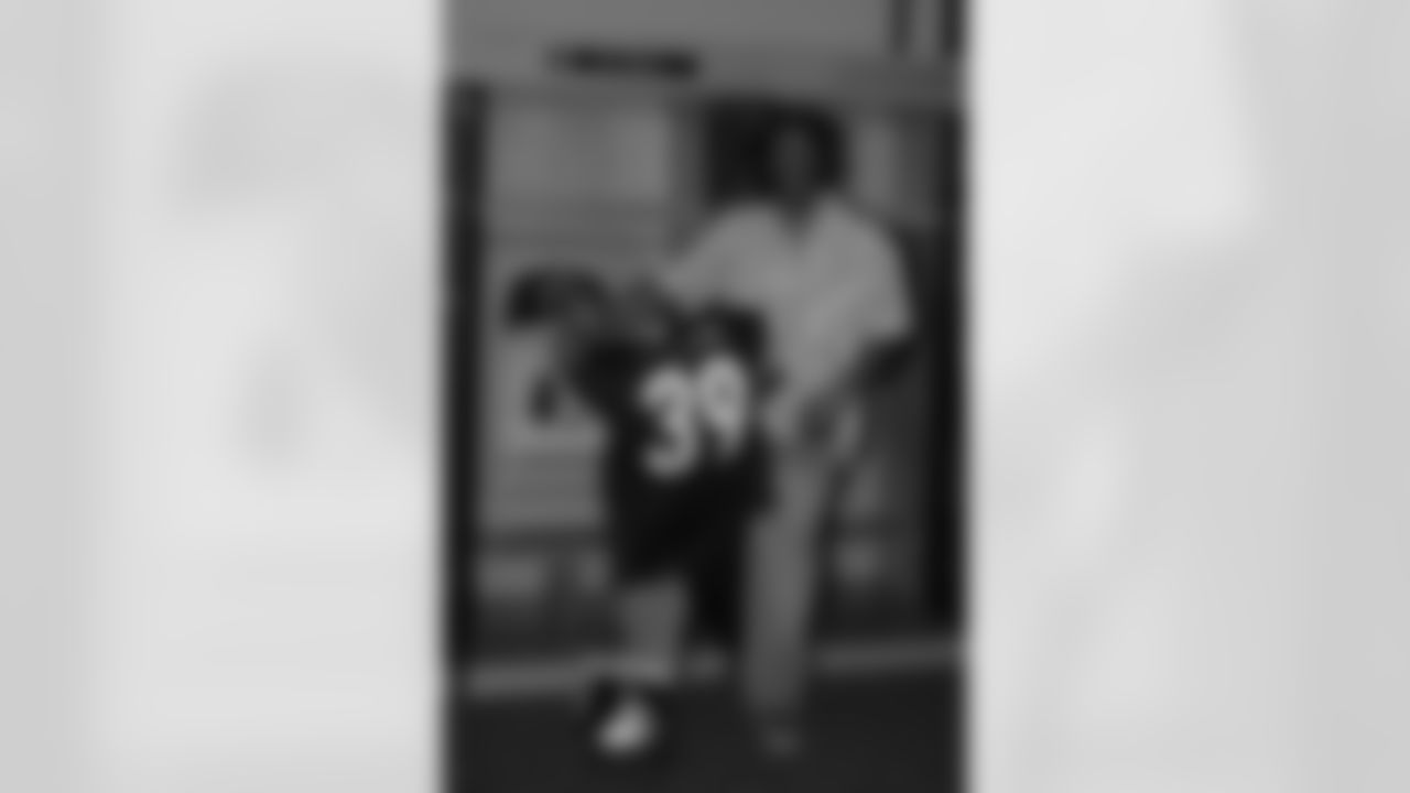 08_DraftDay_HeinzField_dh_186