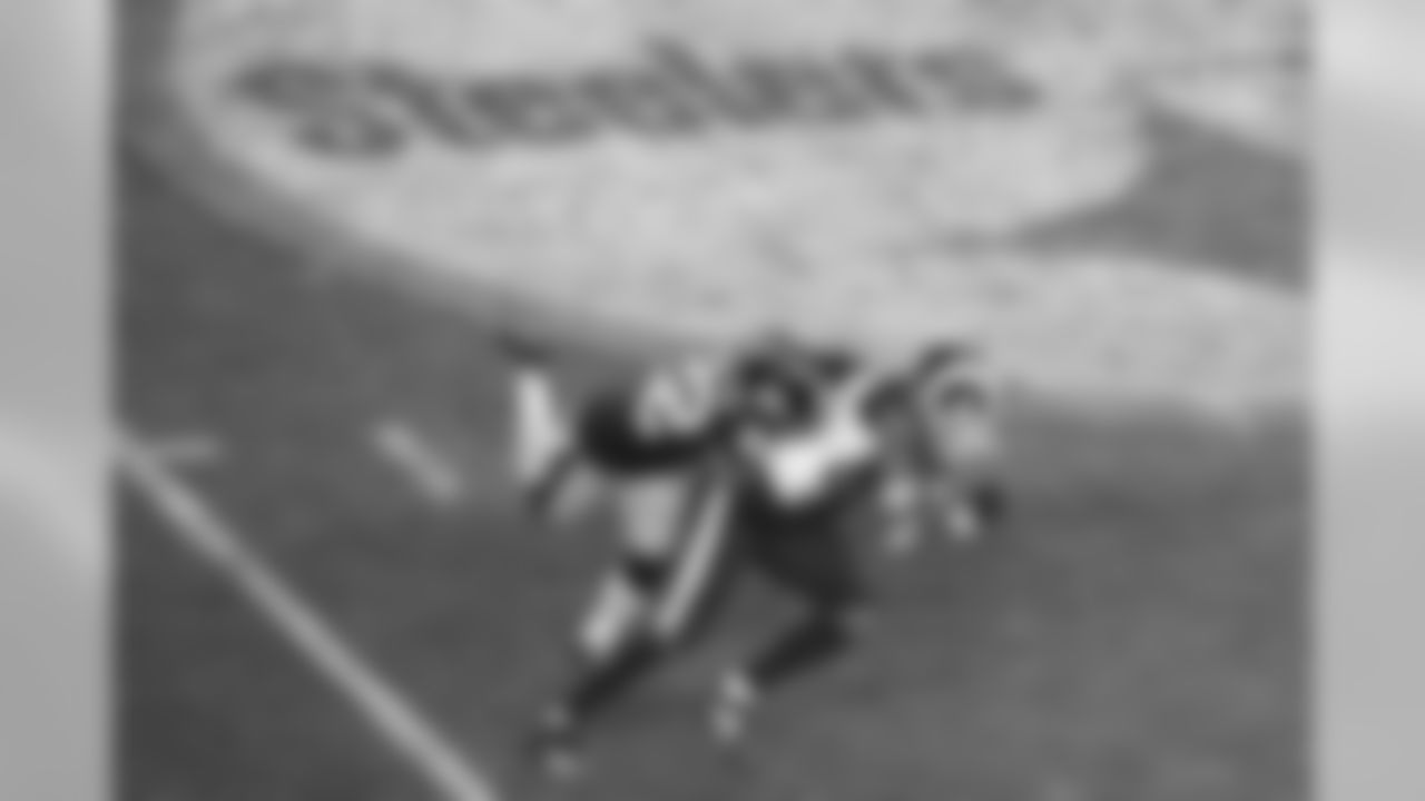 A 2019 regular season game between the Pittsburgh Steelers and the Los Angeles Rams on Sunday, November 10, 2019.