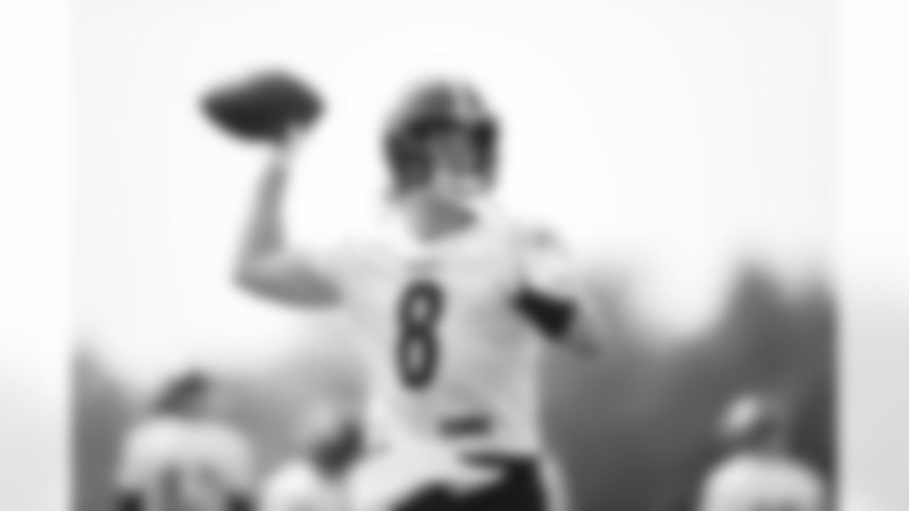 Pittsburgh Steelers quarterback Kenny Pickett (8) participates in the Organized Team Activities (OTAs), Wednesday May 24, 2023 at the UPMC Rooney Sports Complex. (Karl Roser / Pittsburgh Steelers)