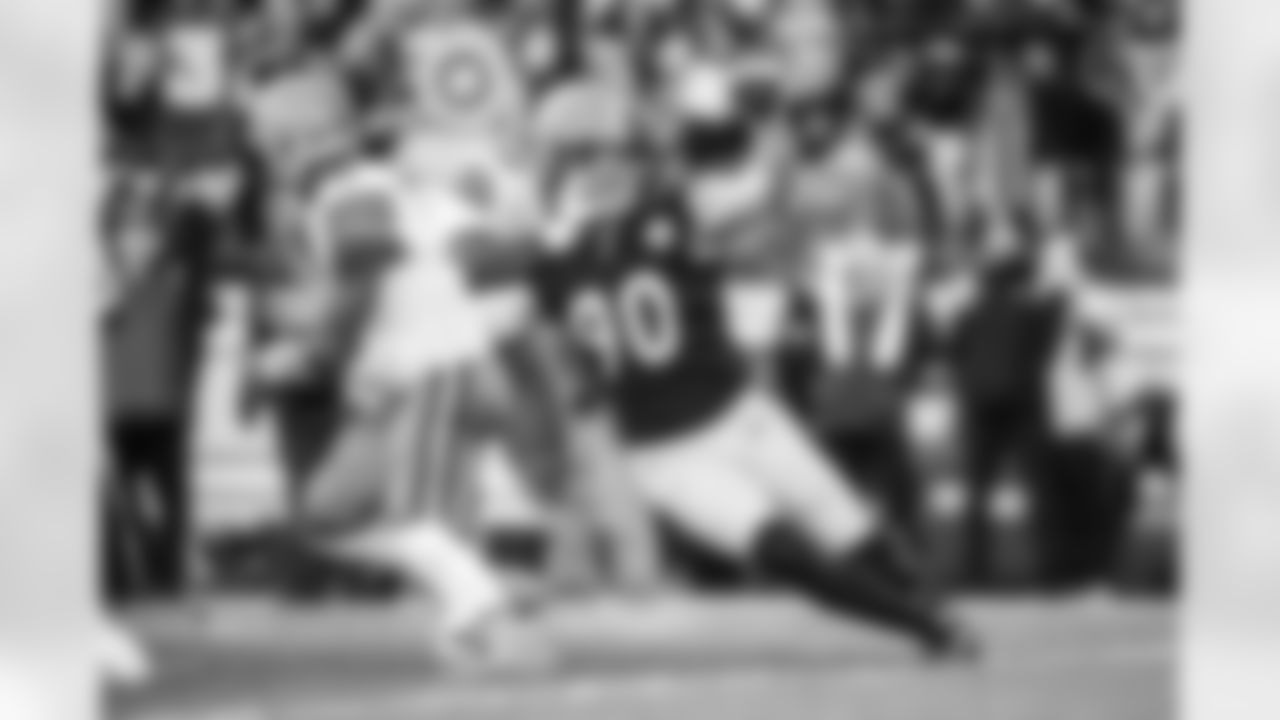 Pittsburgh Steelers linebacker T.J. Watt (90) during a regular season game between the Pittsburgh Steelers and the Cleveland Browns, Sunday, Jan. 8, 2023 in Pittsburgh, PA. The Steelers defeated the Browns 28-14. (Abigail Dean / Pittsburgh Steelers)