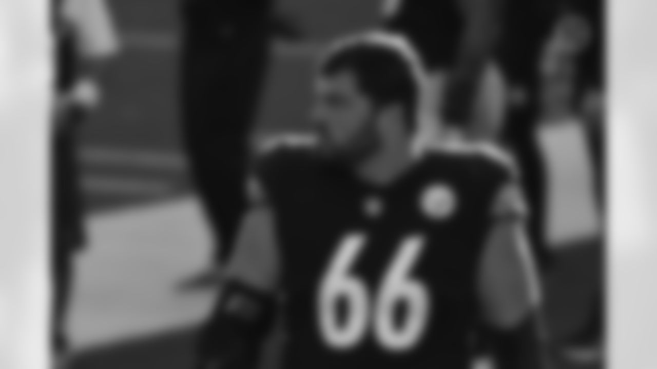 Pittsburgh Steelers guard David DeCastro (66) during a regular season game between the Pittsburgh Steelers and the Dallas Cowboys, Sunday, Nov. 8, 2020 in Dallas, TX. (Caitlyn Epes / Pittsburgh Steelers)