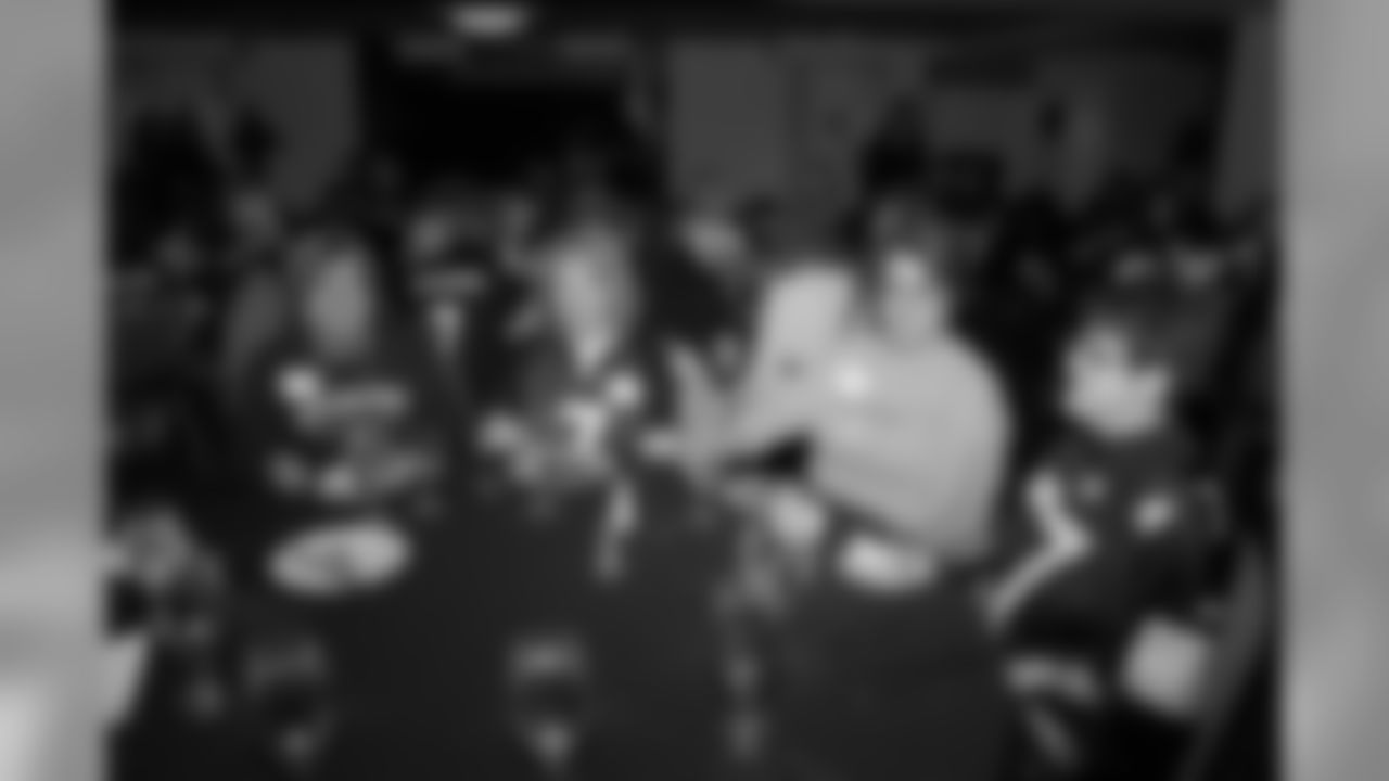 09_Ladies_Night_Out