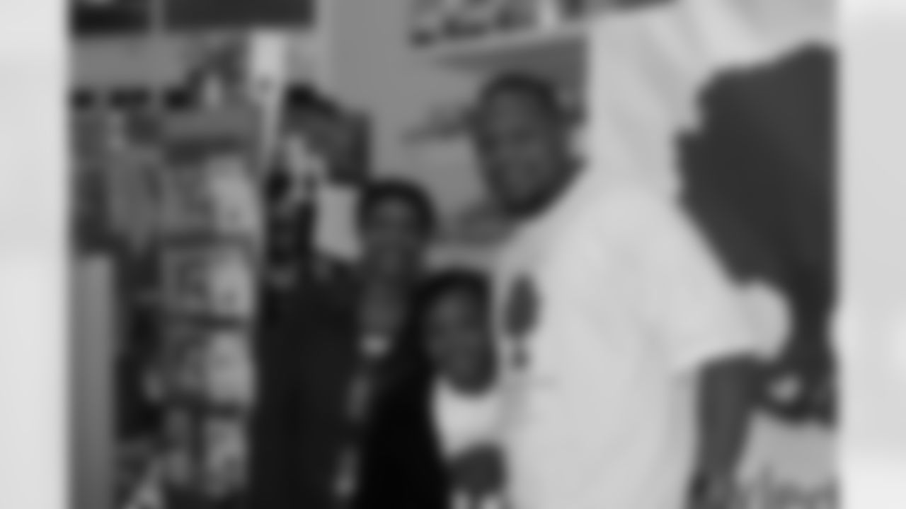 08_Moore_Charity_098