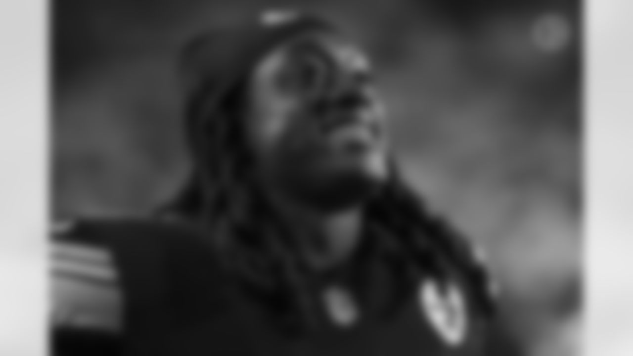 Pittsburgh Steelers safety Terrell Edmunds (34) during a regular season game between the Pittsburgh Steelers and the Seattle Seahawks, Sunday, Oct. 17, 2021 in Pittsburgh, PA. The Steelers beat the Seahawks 23-20 in OT. (Caitlyn Epes / Pittsburgh Steelers)