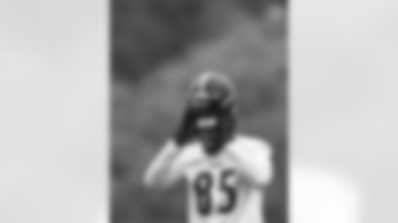 Pittsburgh Steelers tight end Eric Ebron (85) participates in the Organized Team Activities (OTAs), Wednesday June 2, 2021 at the UPMC Rooney Sports Complex. (Karl Roser / Pittsburgh Steelers)