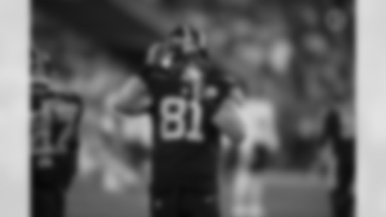 Pittsburgh Steelers tight end Zach Gentry (81) during a regular season game between the Pittsburgh Steelers and the Chicago Bears, Monday, Nov. 8, 2021 in Pittsburgh, PA. The Steelers beat the Bears 29-27. (Karl Roser / Pittsburgh Steelers)