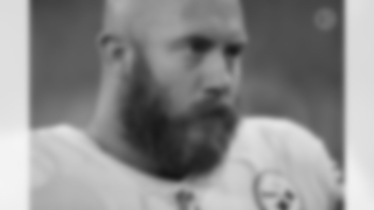 Pittsburgh Steelers offensive tackle Joe Haeg (71) during a regular season game between the Pittsburgh Steelers and the Los Angeles Chargers, Sunday, Nov. 21, 2021 in Inglewood, CA. The Chargers beat the Steelers 41-37. (Karl Roser / Pittsburgh Steelers)