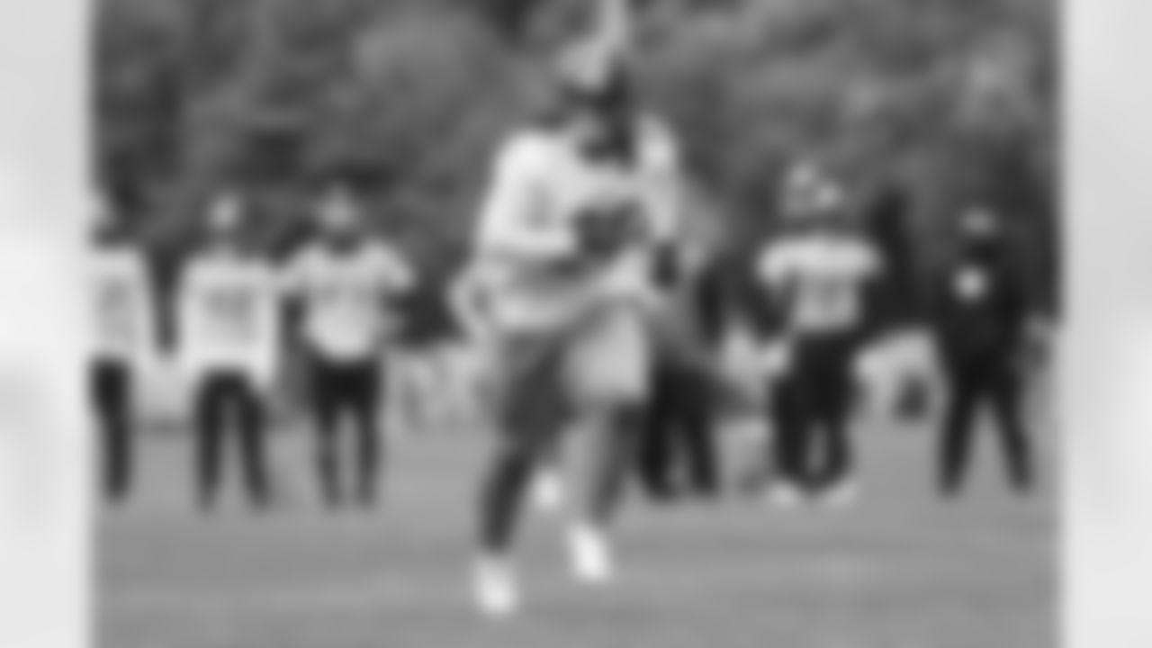 Pittsburgh Steelers running back Najee Harris (22) during practice at the UPMC Rooney Sports Complex preparing for a Week 5 matchup against the Buffalo Bills, Friday, Oct. 7, 2022 in Pittsburgh, PA. (Abigail Dean / Pittsburgh Steelers)